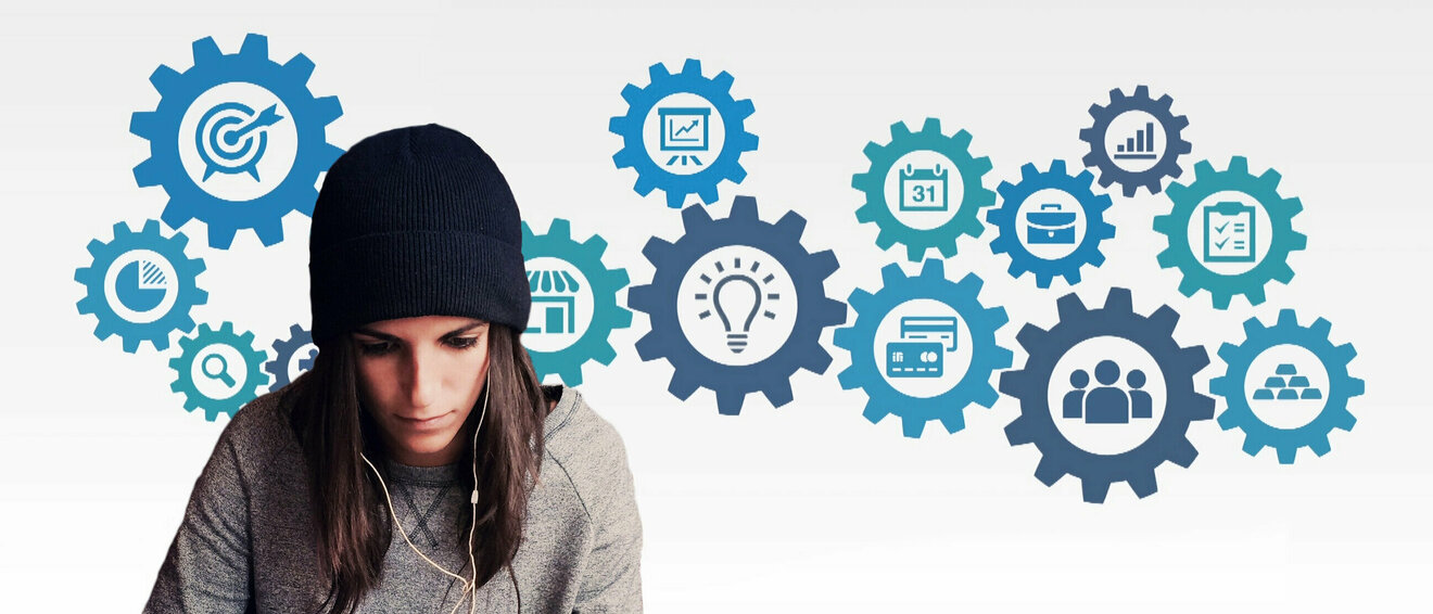 woman-working_on_computer